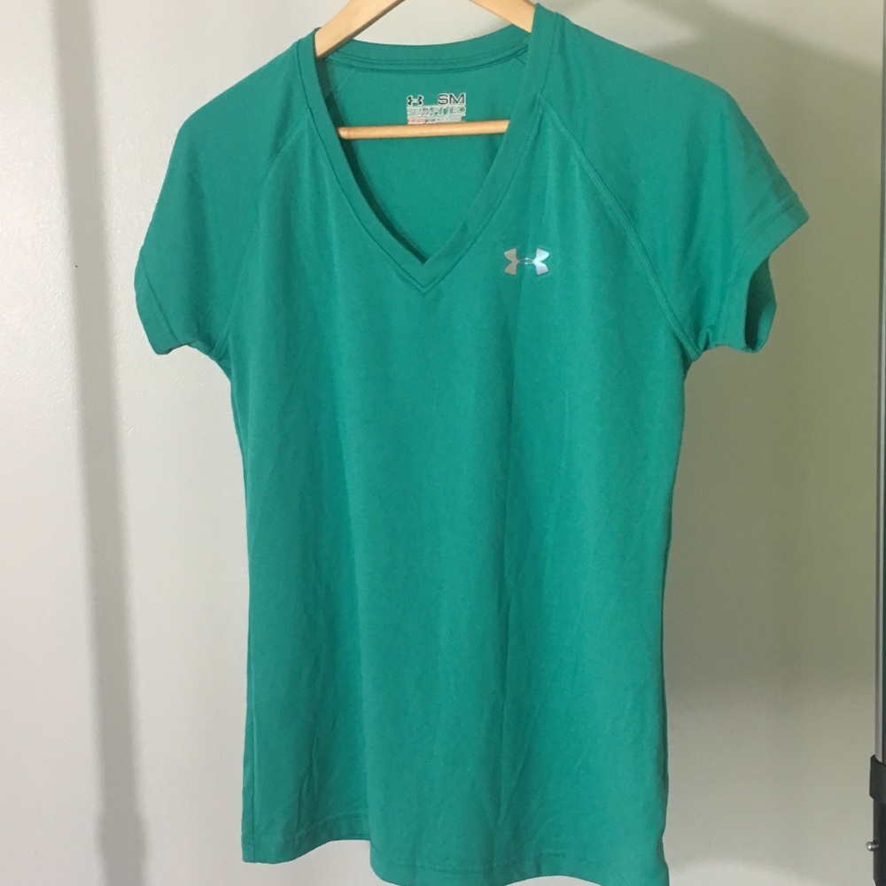 Small Green Under Armour Heat Gear Semi Fitted Tee